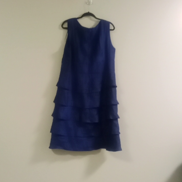 PLUS SIZE DRESS - Picture 2 of 3